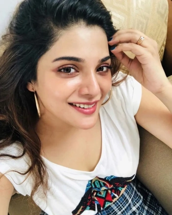 Top Ideas For Kgf Heroine Latest Pictures Videos Trends