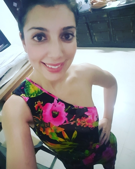 Download Roposo - India's favourite video app